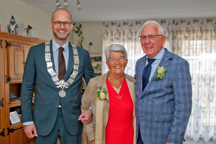 Echtpaar Bouwmeester-Meerveld 60 jaar getrouwd