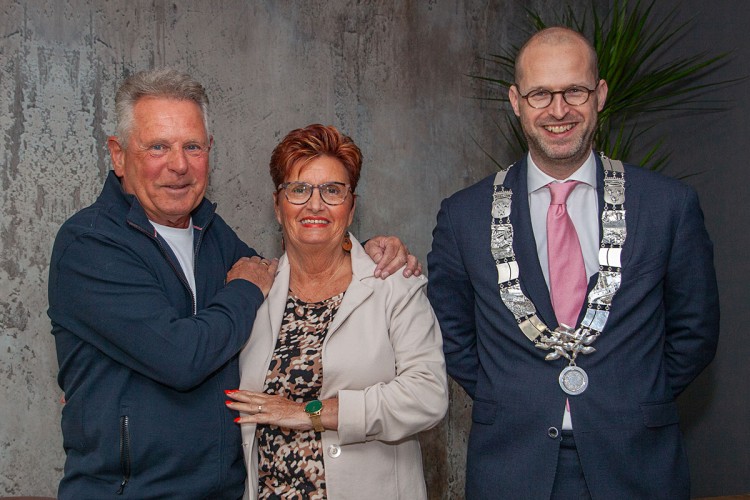 Echtpaar Tuinenburg-Ram 50 jaar getrouwd