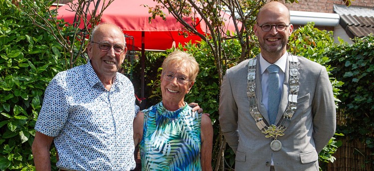 Echtpaar Van Rees-Van der Giessen 60 jaar getrouwd