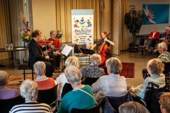 Album afbeelding 4: Appeltaartconcert met ouderen in Cascade