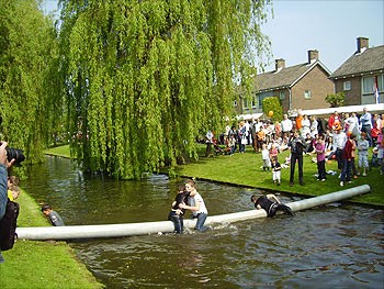 Album afbeelding 4: Leuke water activiteite op de Julianasingel