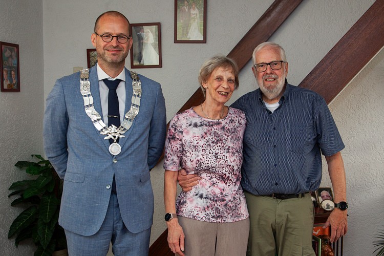 Echtpaar Mol-van Dam 50 jaar getrouwd