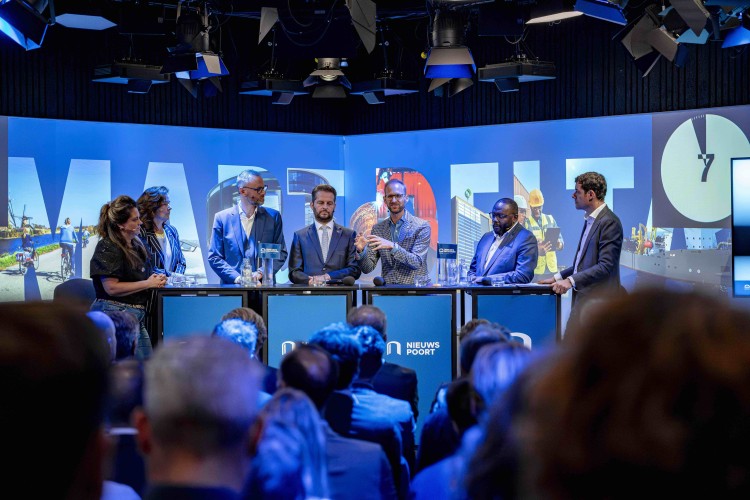 Drechtsteden oogsten bijval in politiek Den Haag bij presentatie De Witt Toekomstpact voor Maritieme Maakeconomie