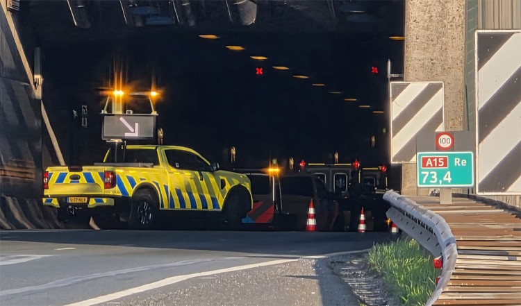 Ongeval in Noordtunnel: A15 richting Gorinchem afgesloten