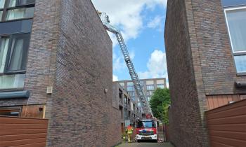 Brandweer onderzoekt schroeilucht bij zonnepanelen op Kasteel 't Hoofland