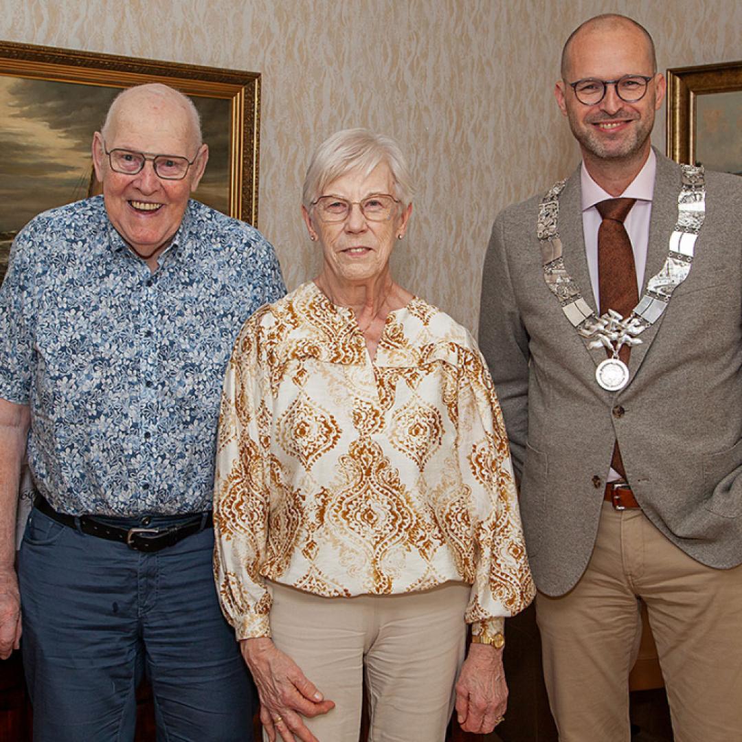 Echtpaar Hengeveld-De Jong 60 jaar getrouwd