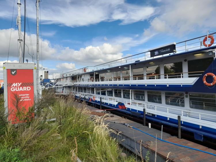 Inkijk op de asielboot: tussen trauma van de vlucht en hoop op een veilige haven