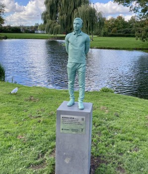 Album afbeelding 1: staand beeld Alihan