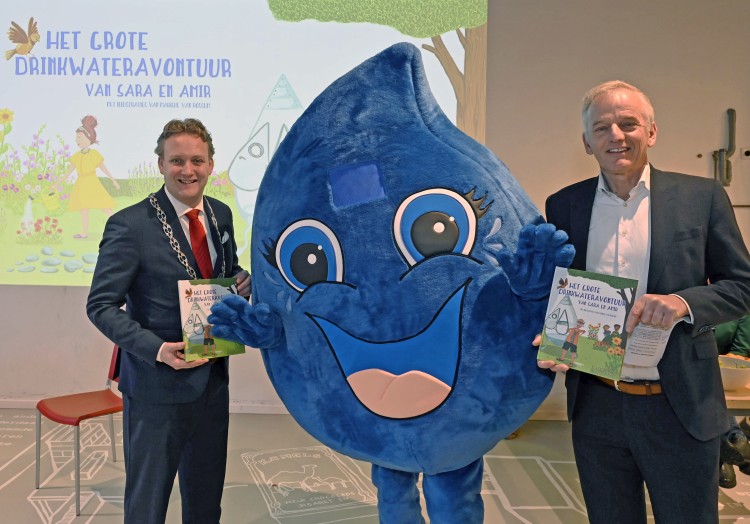 Wonderlijke kraanwaterwereld ontdekken met prentenboek: Drinkwaterbedrijf Oasen viert 140-jarig bestaan